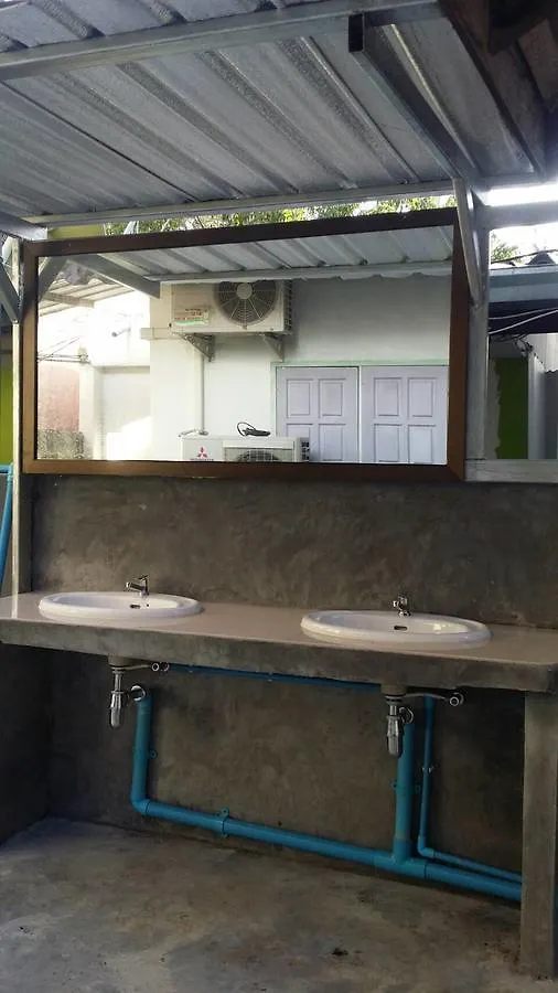 Ferry Hostel Ko Tao 0*,